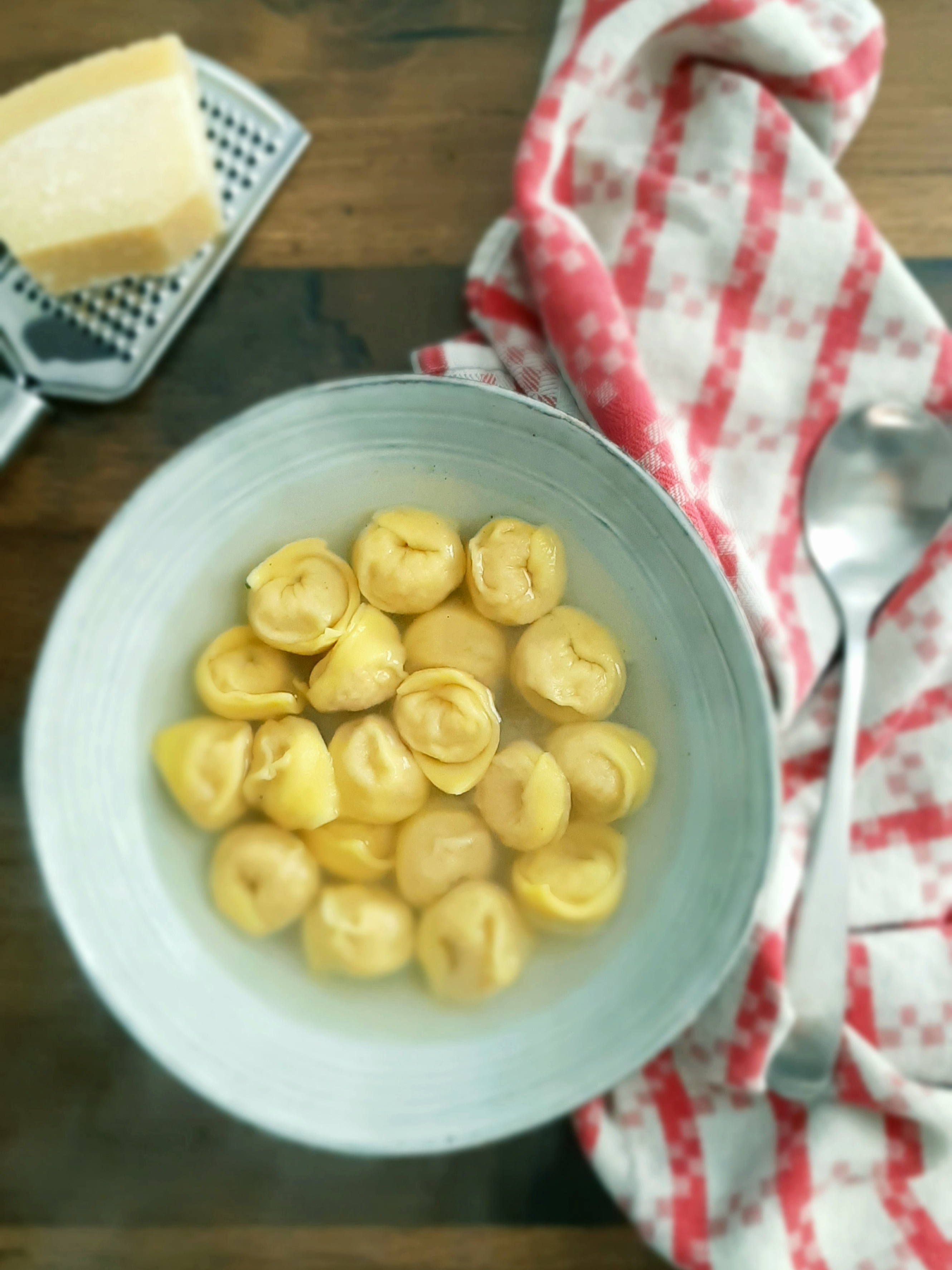 Tortellini in brodo – La Cucina dello Stivale